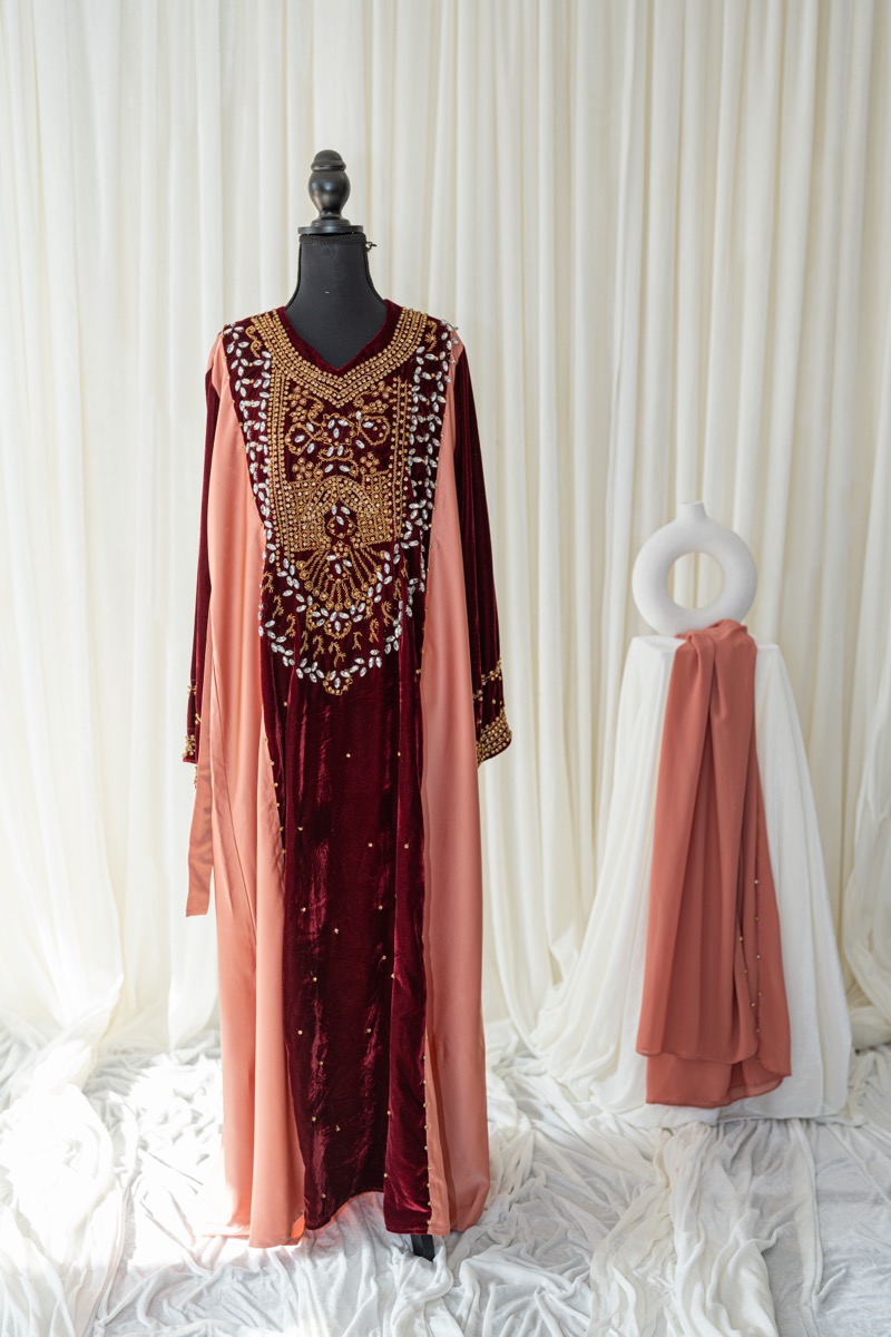 Women's Luxury Contrast Velvet Abaya black gold