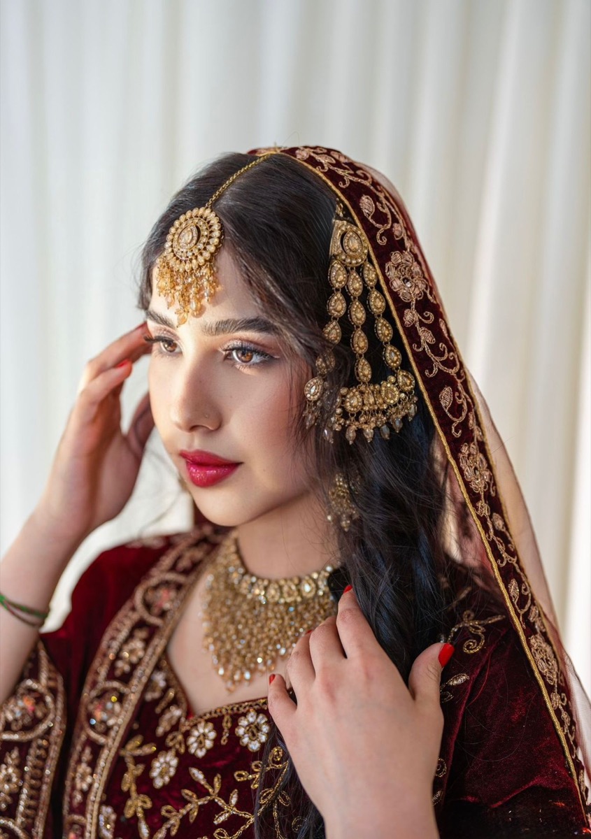 Luxury 4-Piece Embroidered Velvet Lehenga Set